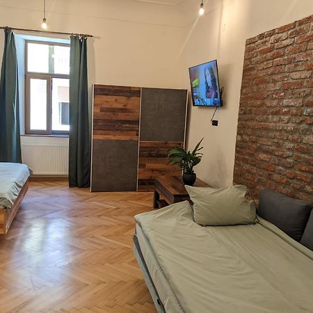 The Industrique Home - 3 Bedroom Apartment Temeşvar Dış mekan fotoğraf