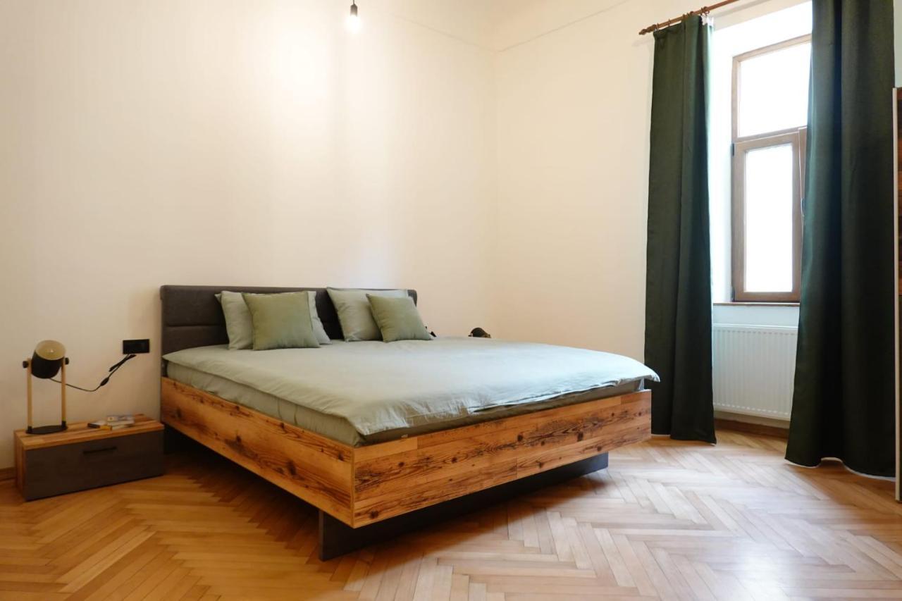 The Industrique Home - 3 Bedroom Apartment Temeşvar Dış mekan fotoğraf