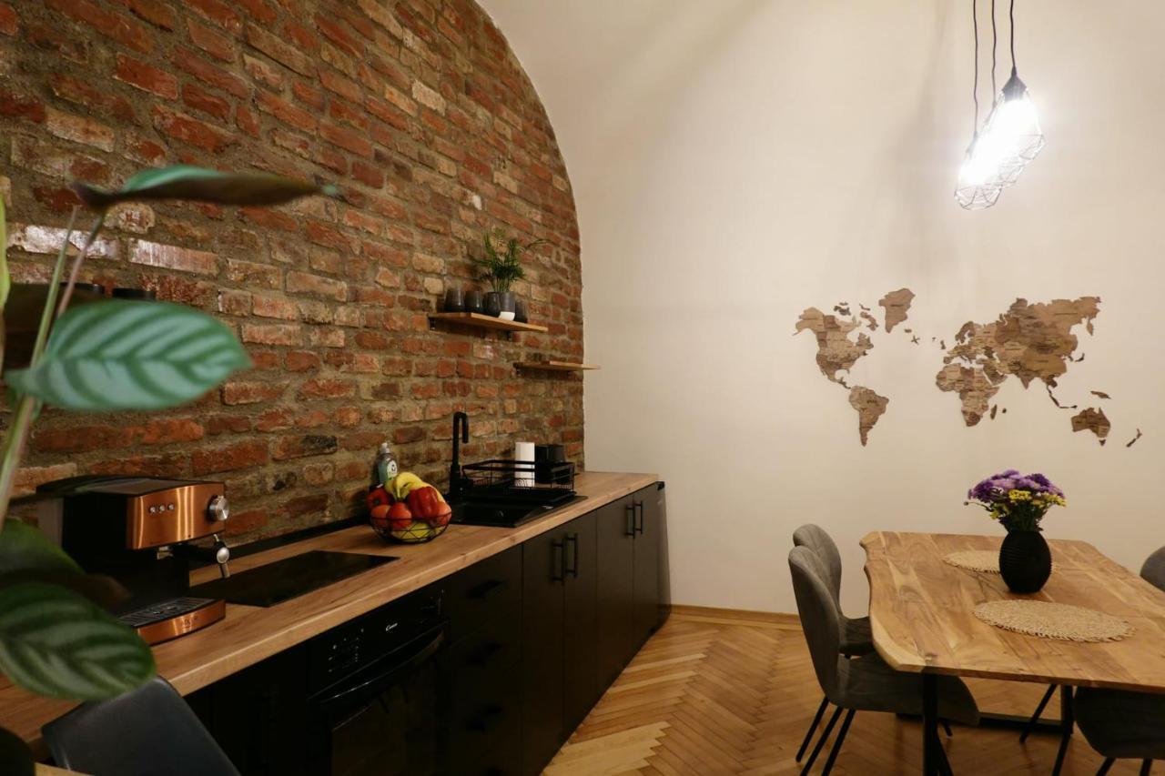 The Industrique Home - 3 Bedroom Apartment Temeşvar Dış mekan fotoğraf