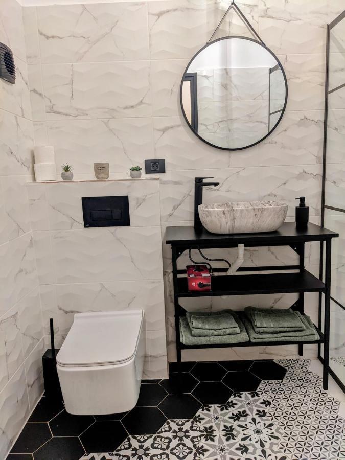 The Industrique Home - 3 Bedroom Apartment Temeşvar Dış mekan fotoğraf